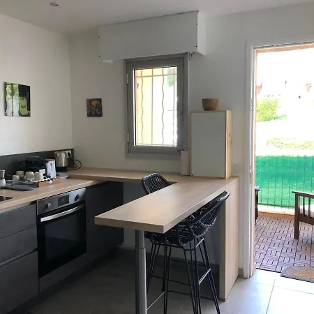 Superbe T2 Traversant *Parking & Piscine* Apartment *